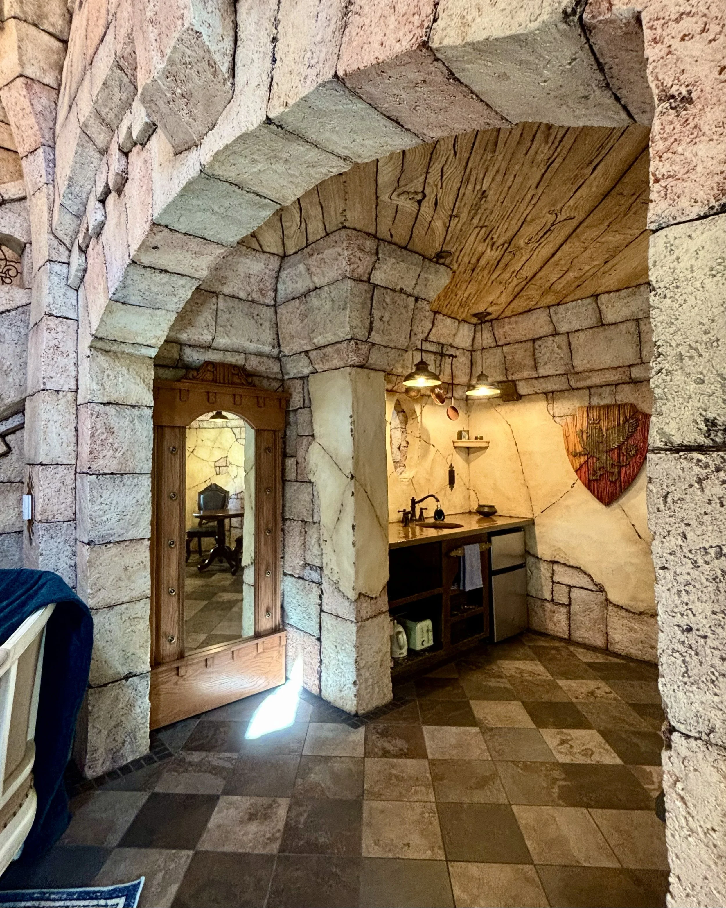 Copper Crown Suite — Hazelnut Inn